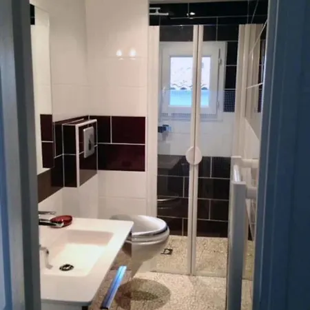 Apartament Charming Studio In Old City Of Antibes